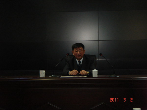 集團董事席華武總經(jīng)理、王重樂副總經(jīng)理，集團書記張正山親臨培訓現(xiàn)場為大家授課